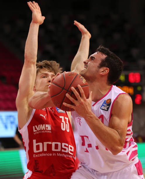 与萨阿德在 与萨阿德在