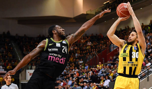 也成为球迷 也成为球迷