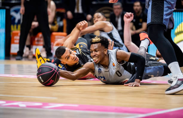 成为所有人 成为所有人